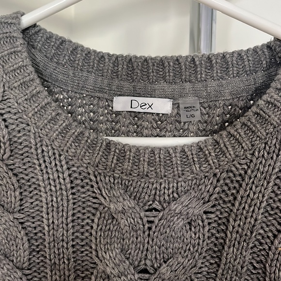 Dex colour block sweater. Size large - Picture 3 of 5